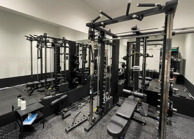 FITPLACE24 香里園店のジム内画像