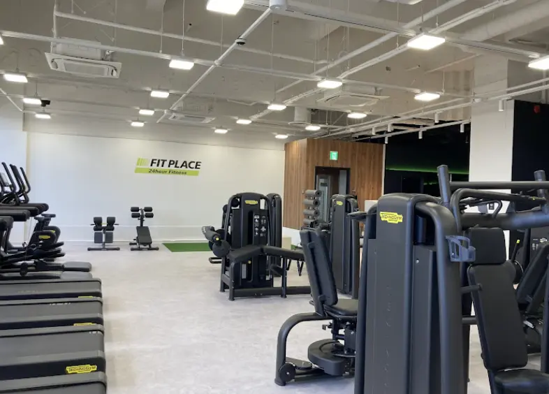 FITPLACE24 香里園店のジム内画像