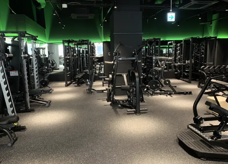 FITPLACE24 香里園店のジム内画像