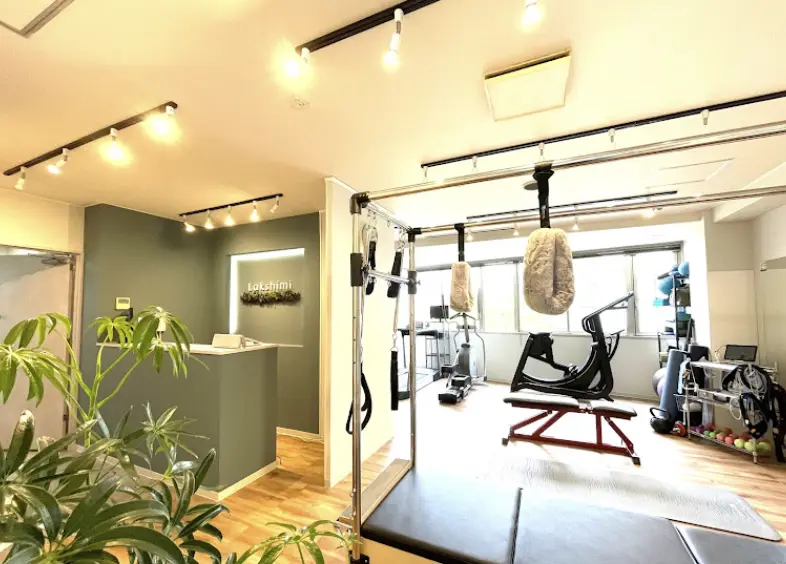 LAKSHIMI 大阪福島店のジム内画像