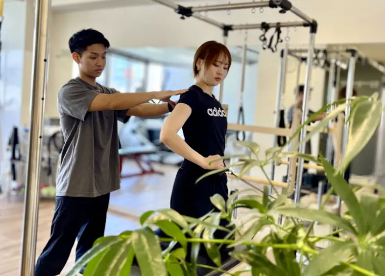 LAKSHIMI 大阪福島店のパーソナルトレーニングの様子