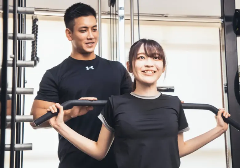 STUDIO BAZOOKA 都立大学店のパーソナルトレーニングの様子