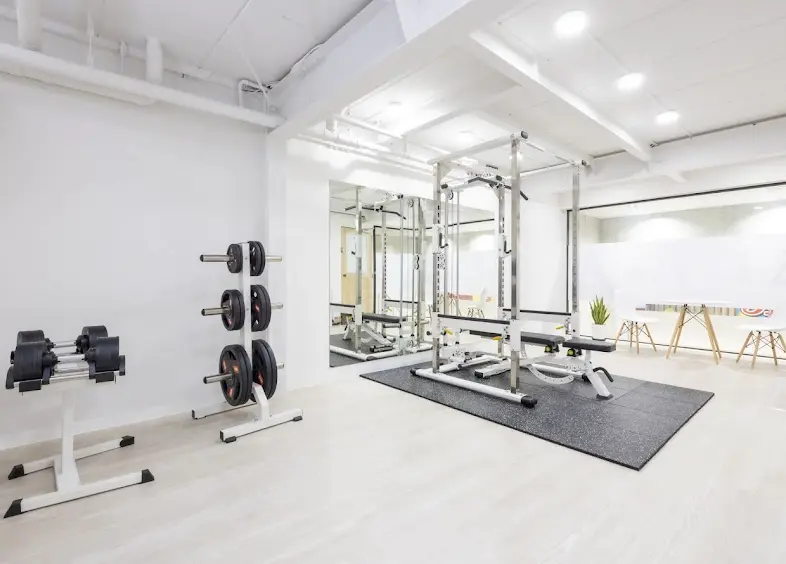 かたぎり塾天六店のジム内画像