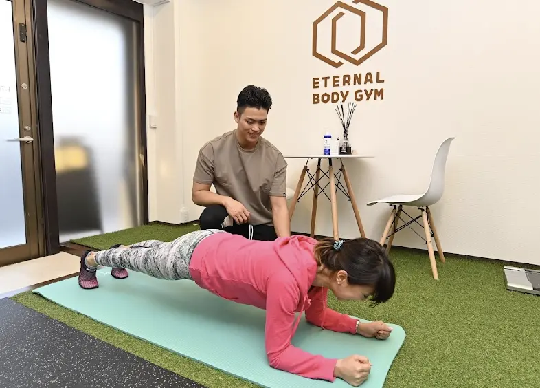 エターナルボディジム 長津田駅前店のパーソナルトレーニングの様子