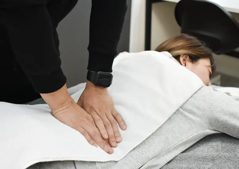 パーソナルボディメイクサロン COLLECTのマッサージの様子