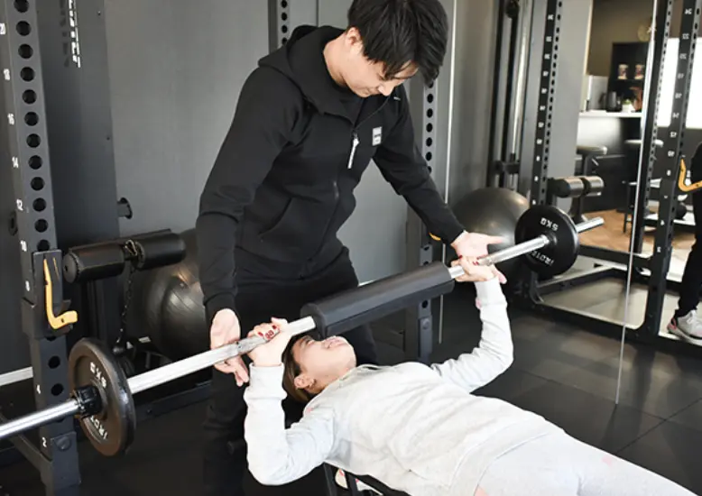 パーソナルボディメイクサロン COLLECTのパーソナルトレーニングの様子