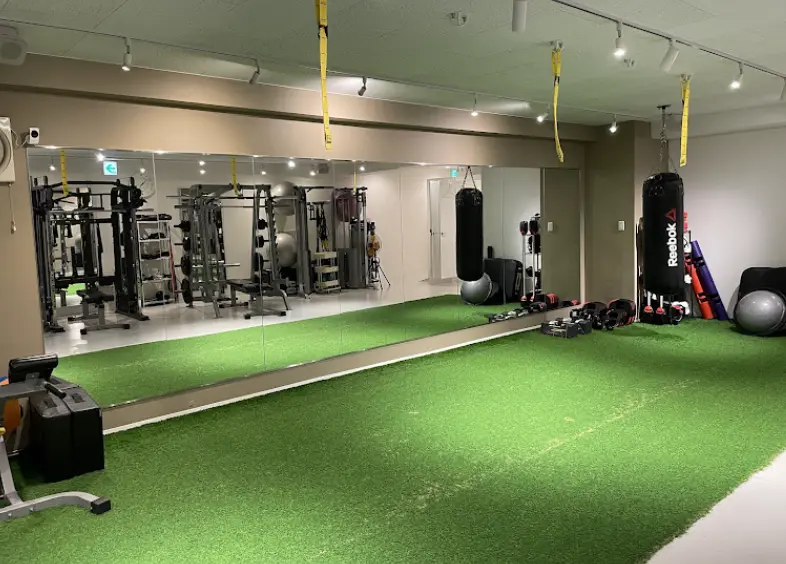 ファーストクラストレーナーズ 梅田天六店のジム内画像