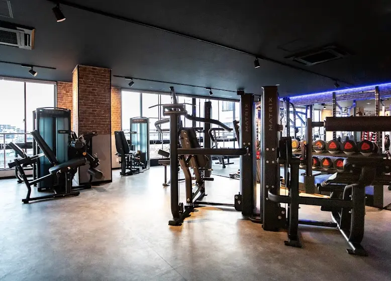 ブルーフィットネス 仲町台店のジム内画像