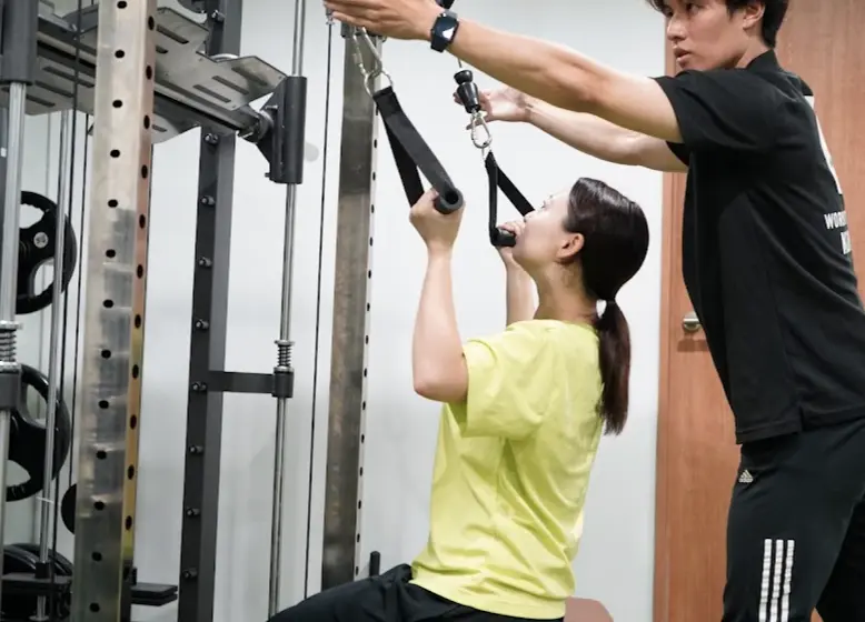 絆ワークアウトスタジオ センター北店のパーソナルトレーニングの様子