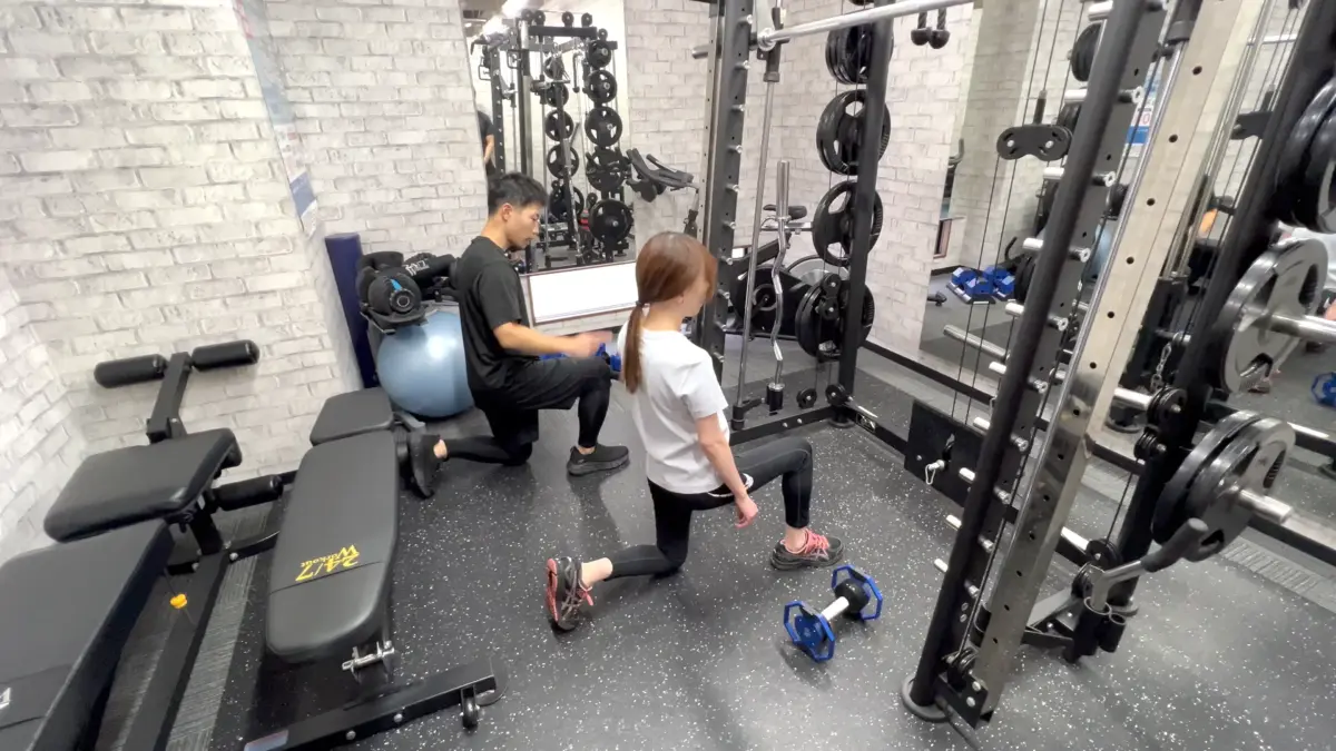 24/7Workout体験トレーニング(スプリットスクワットのフォーム指導編)