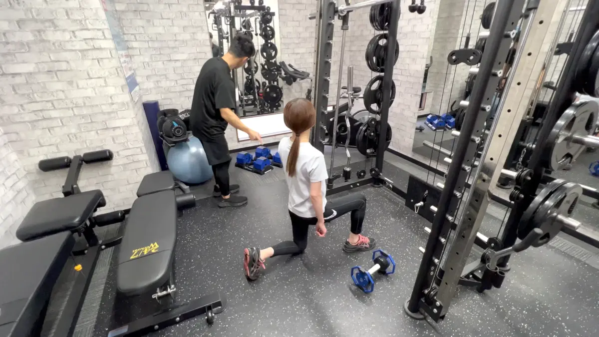 24/7Workout体験トレーニング(スプリットスクワットのフォーム指導編)