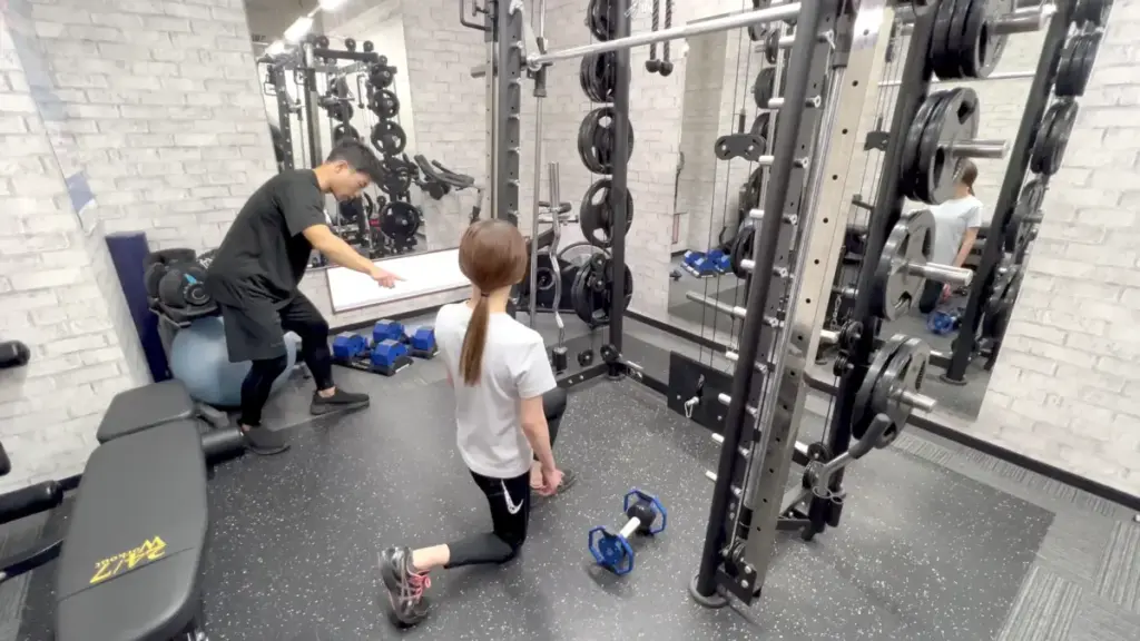 24/7Workout錦糸町四ツ目通店での体験トレーニングの様子(LYFTOFF-WOMAN-編集部Rana)