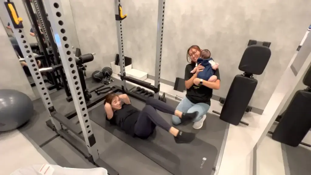 UNDEUX SUPERBODY LIFE千葉スタジオでのレッスン風景（腹筋）