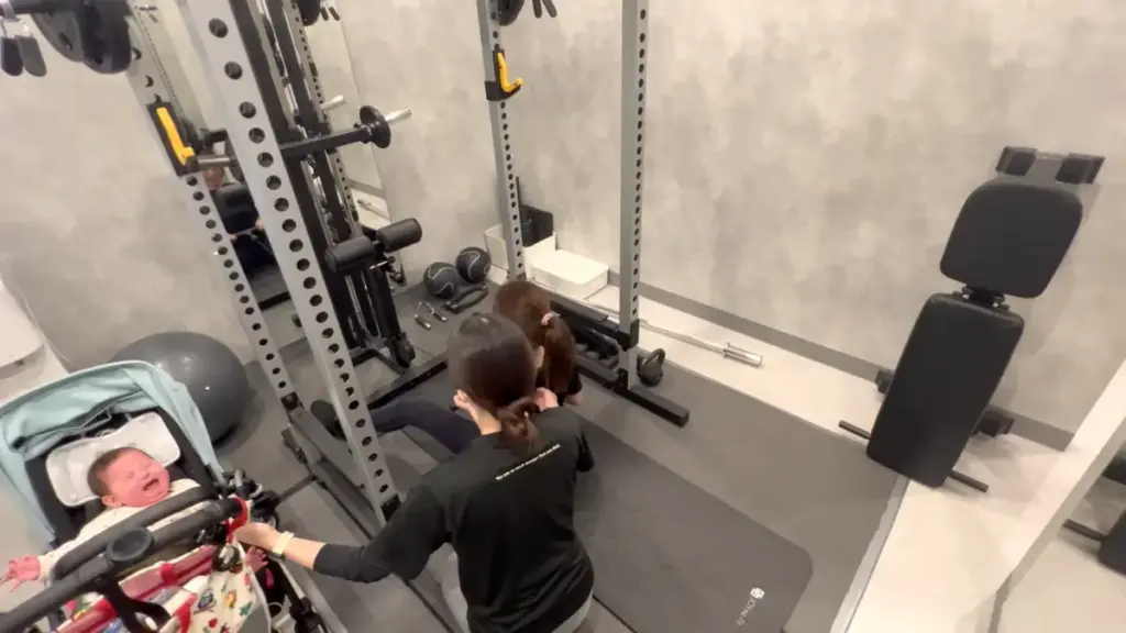 UNDEUX SUPERBODY LIFE千葉スタジオでのレッスン風景（背中のトレーニング）