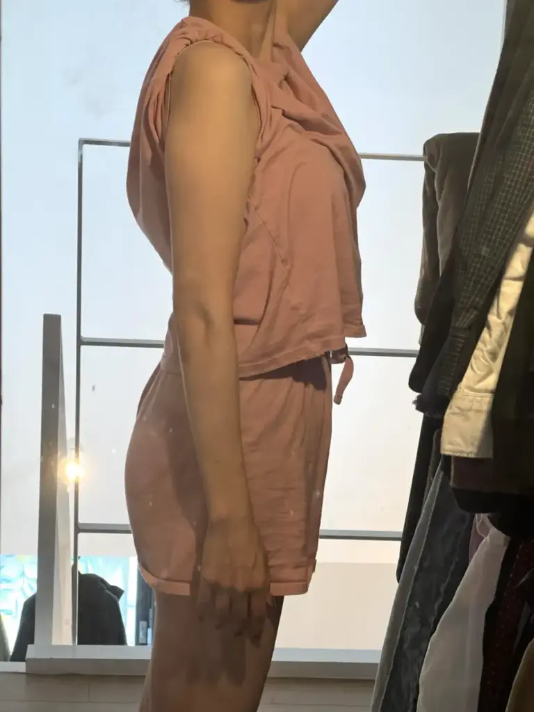 UNDEUX SUPERBODY LIFEの4ヶ月トレーニングで引き締まった二の腕（右）のビフォーアフター写真｜LYFTOFF-WOMAN編集部オリジナル