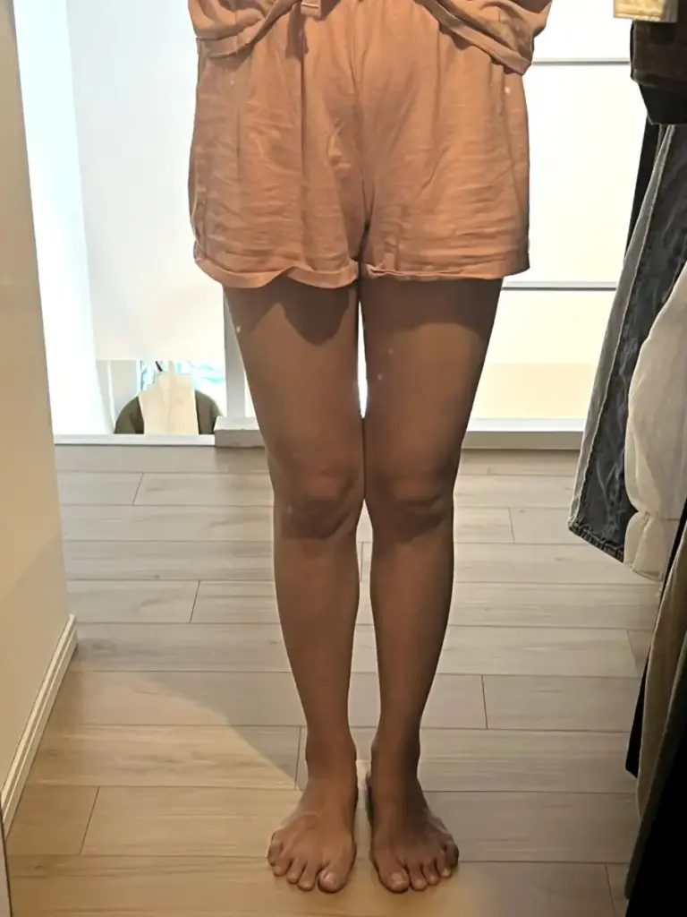 UNDEUX SUPERBODY LIFEに4ヶ月通った編集部員の脚の変化推移。脚ラインの引き締まりや姿勢改善が分かるLYFTOFF-WOMAN-オリジナル写真。