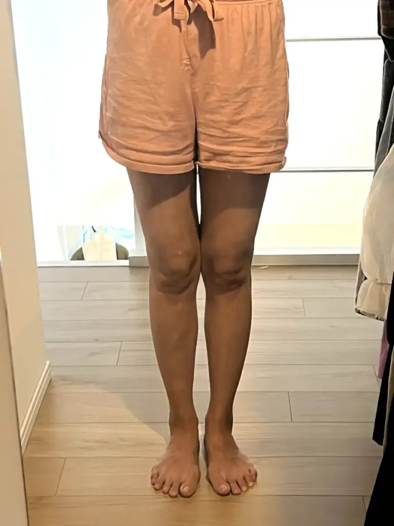 UNDEUX SUPERBODY LIFEに4ヶ月通った編集部員の脚の変化推移。脚ラインの引き締まりや姿勢改善が分かるLYFTOFF-WOMAN-オリジナル写真。