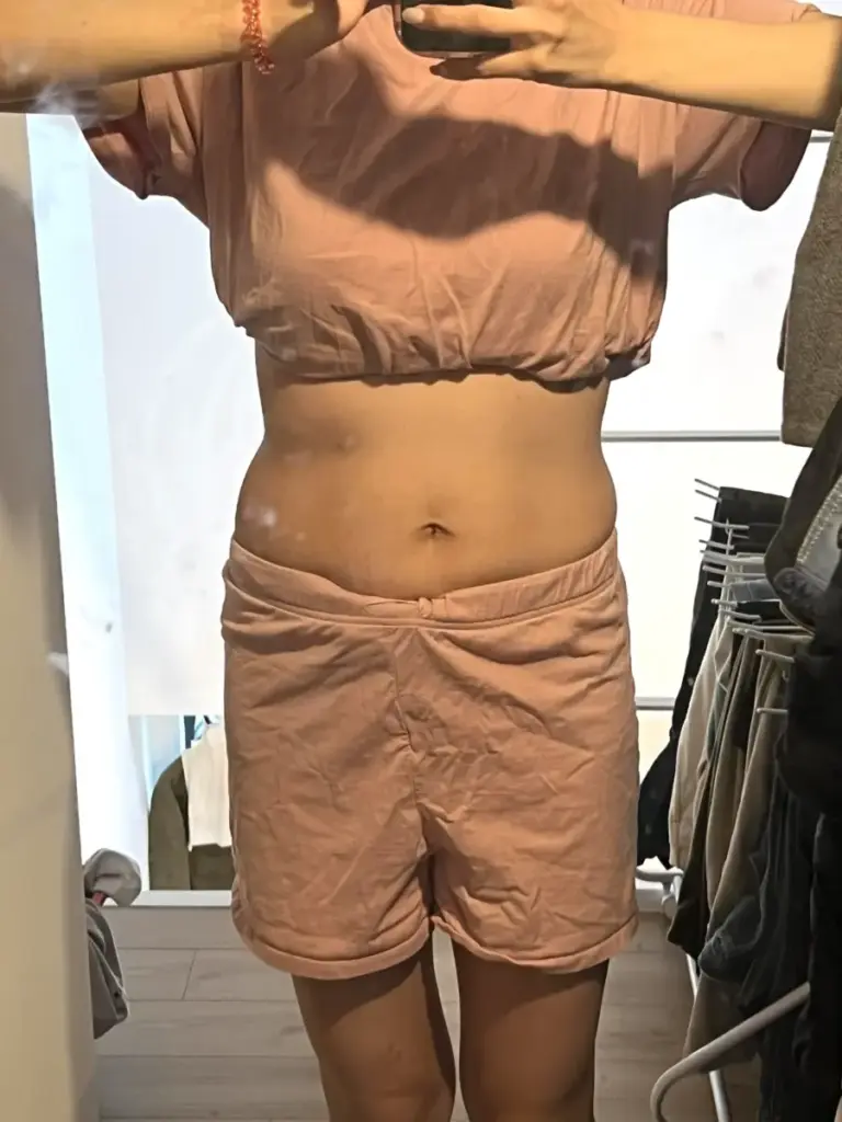 UNDEUX SUPERBODY LIFEの4ヶ月間でお腹の正面が引き締まっていく変化