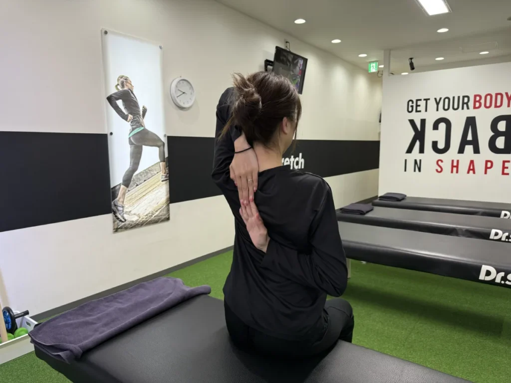 ドクターストレッチで実際に体験を受けた際の肩甲骨周りの柔軟性チェック(アフター)