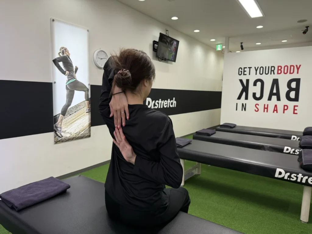 ドクターストレッチで実際に体験を受けた際の肩甲骨周りの柔軟性チェック(ビフォー)