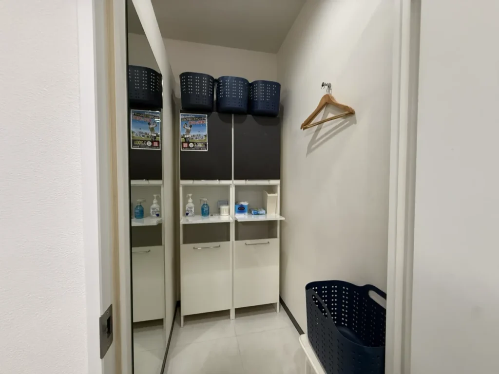 実際に体験・取材したドクターストレッチ門前仲町店の個室更衣室