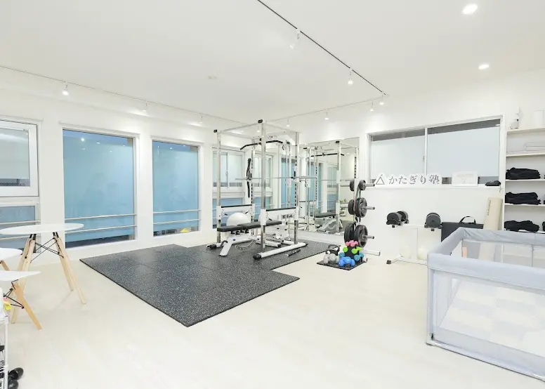 かたぎり塾南浦和店のジム内画像