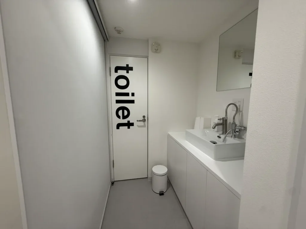 Dr.トレーニング新宿店のトイレスペース